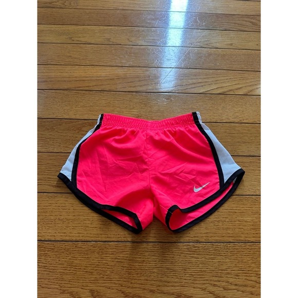 Girls Nike tempo lined shorts 
color pink & white 
Youth sz 3T
Condition good - Picture 1 of 6
